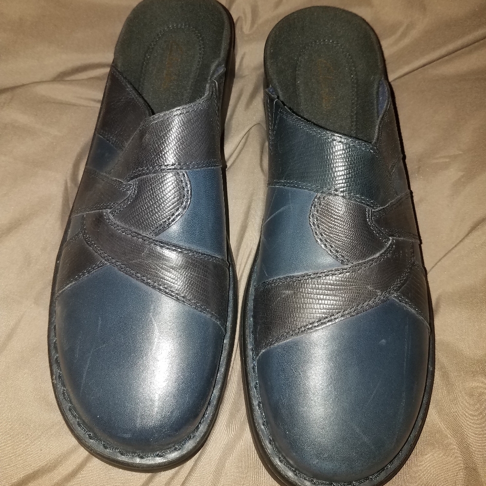 Final price New clarks leather mules